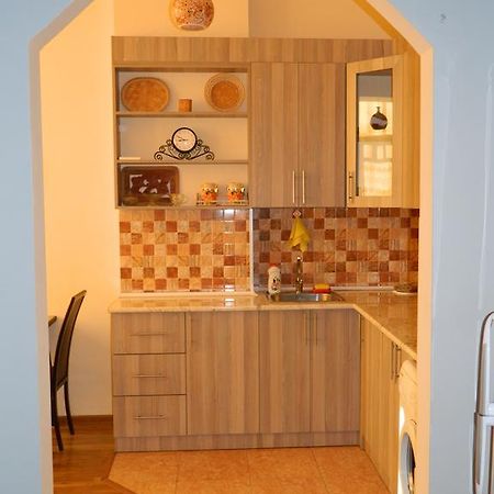 Apartment On Aleksandr Pushkin Street 트빌리시 외부 사진