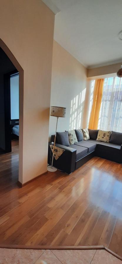 Apartment On Aleksandr Pushkin Street 트빌리시 외부 사진
