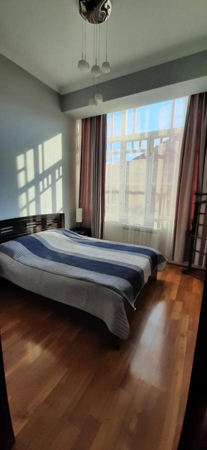Apartment On Aleksandr Pushkin Street 트빌리시 외부 사진