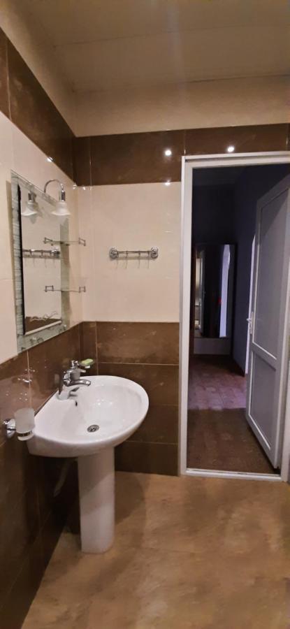 Apartment On Aleksandr Pushkin Street 트빌리시 외부 사진