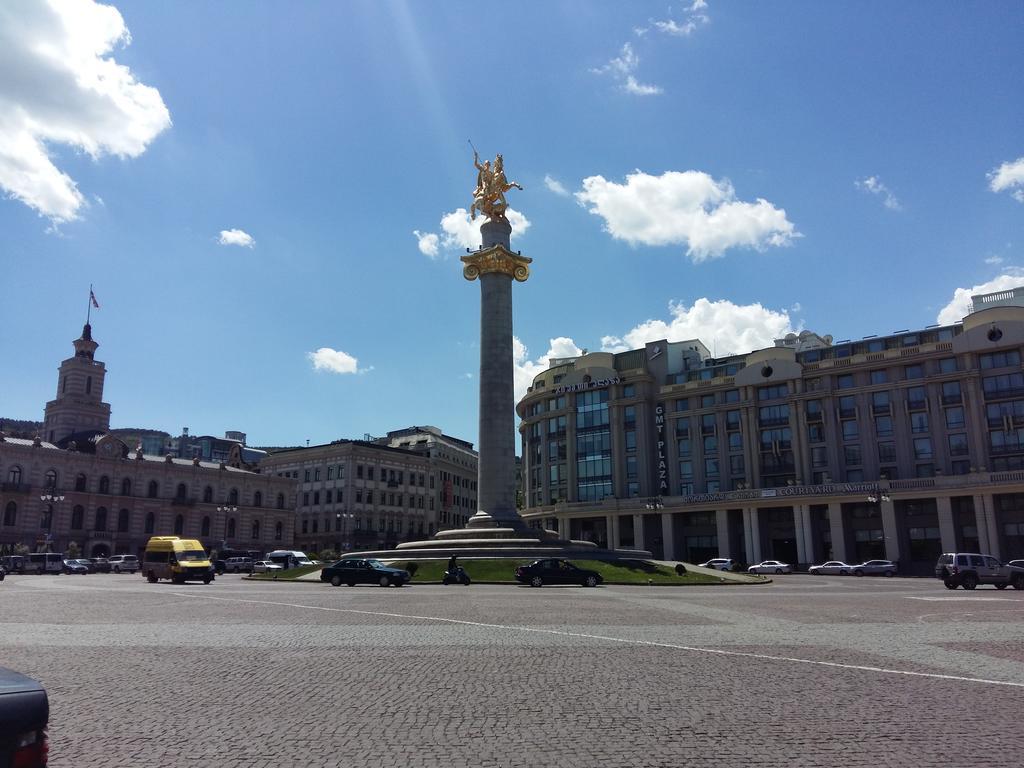 Apartment On Aleksandr Pushkin Street 트빌리시 외부 사진